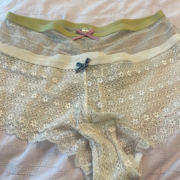 Victoria's Secrets Laced Underwear 2 pieces panties NWOT large - Picture 1 of 4